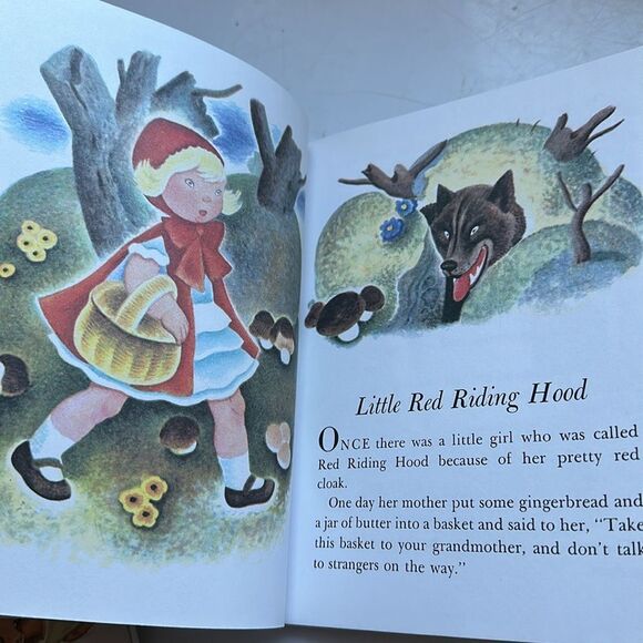 Bedtime Stories 
A Little Golden Book - Picture 5 of 6